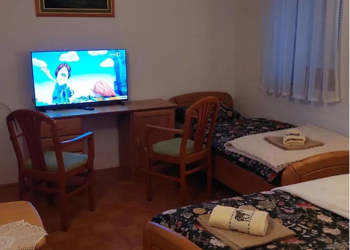 Cozy Nook Stays, Rent, Med Roglo In Termami Zrece, Gostinjska kuća Zrece