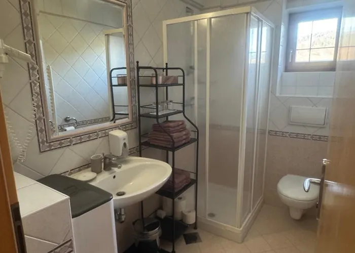 Cozy Nook Stays, Rent, Med Roglo In Termami Zrece, Gostinjska kuća