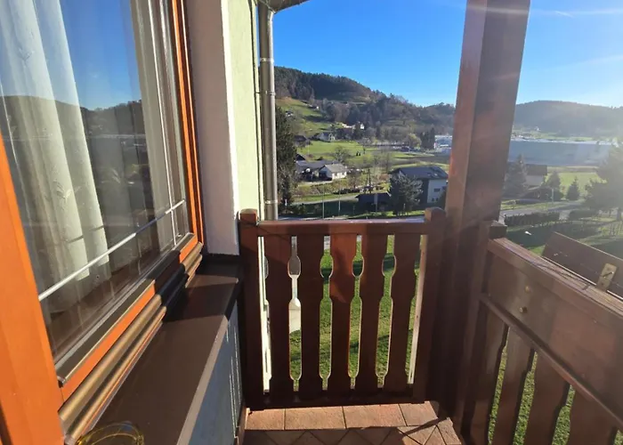 Cozy Nook Stays, Rent, Med Roglo In Termami Zrece, 게스트하우스